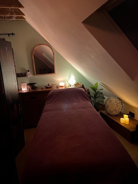 A calm and welcoming treatment room